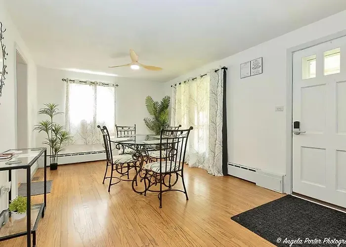 Family Friendly 3 Bedroom 2 Ba Near Navy Base *