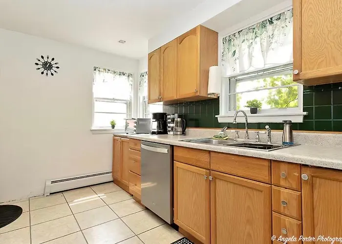 Family Friendly 3 Bedroom 2 Ba Near Navy Base