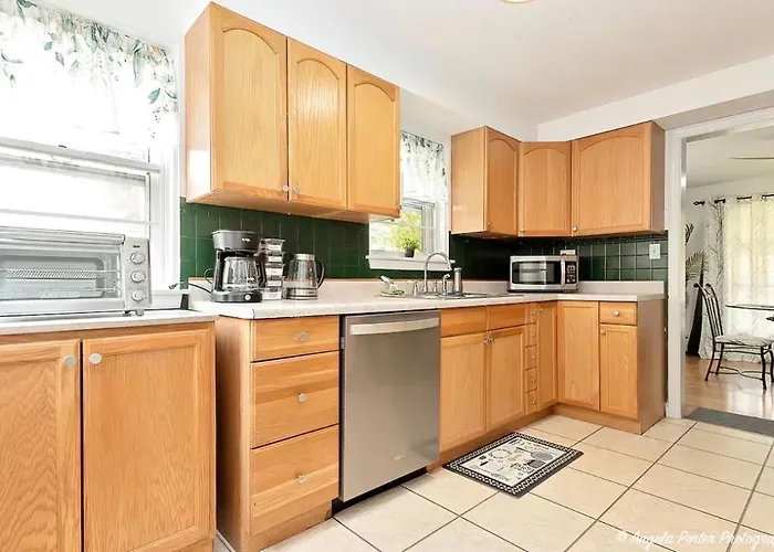 Family Friendly 3 Bedroom 2 Ba Near Navy Base