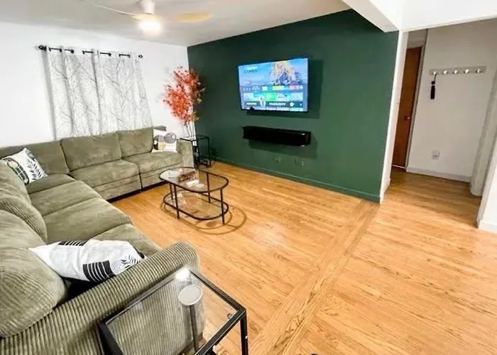 Family Friendly 3 Bedroom 2 Ba Near Navy Base *