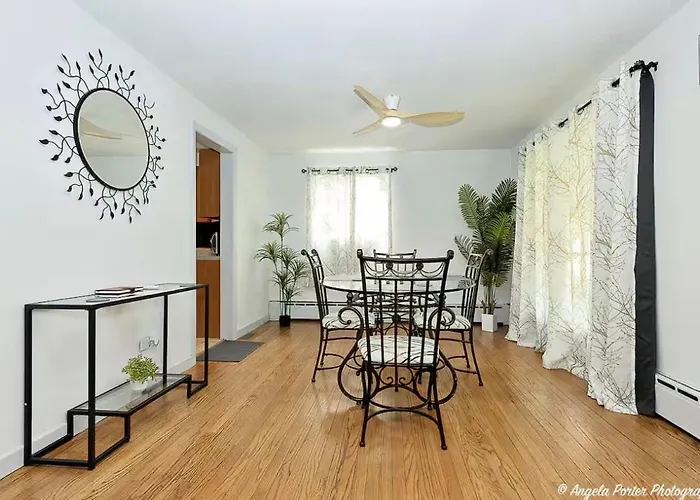 Family Friendly 3 Bedroom 2 Ba Near Navy Base