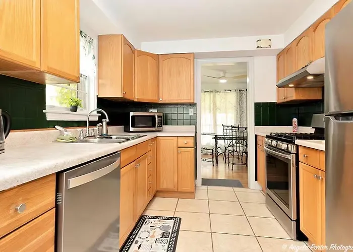 Family Friendly 3 Bedroom 2 Ba Near Navy Base Waukegan